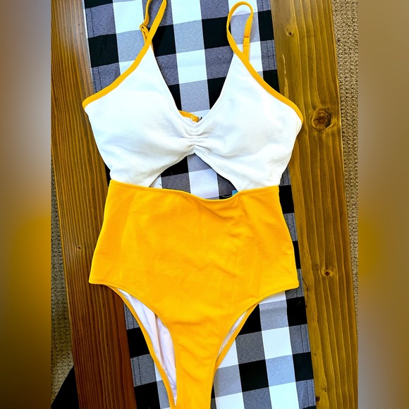 Bathing suit bundle* One Piece, size Large - Picture 2 of 7